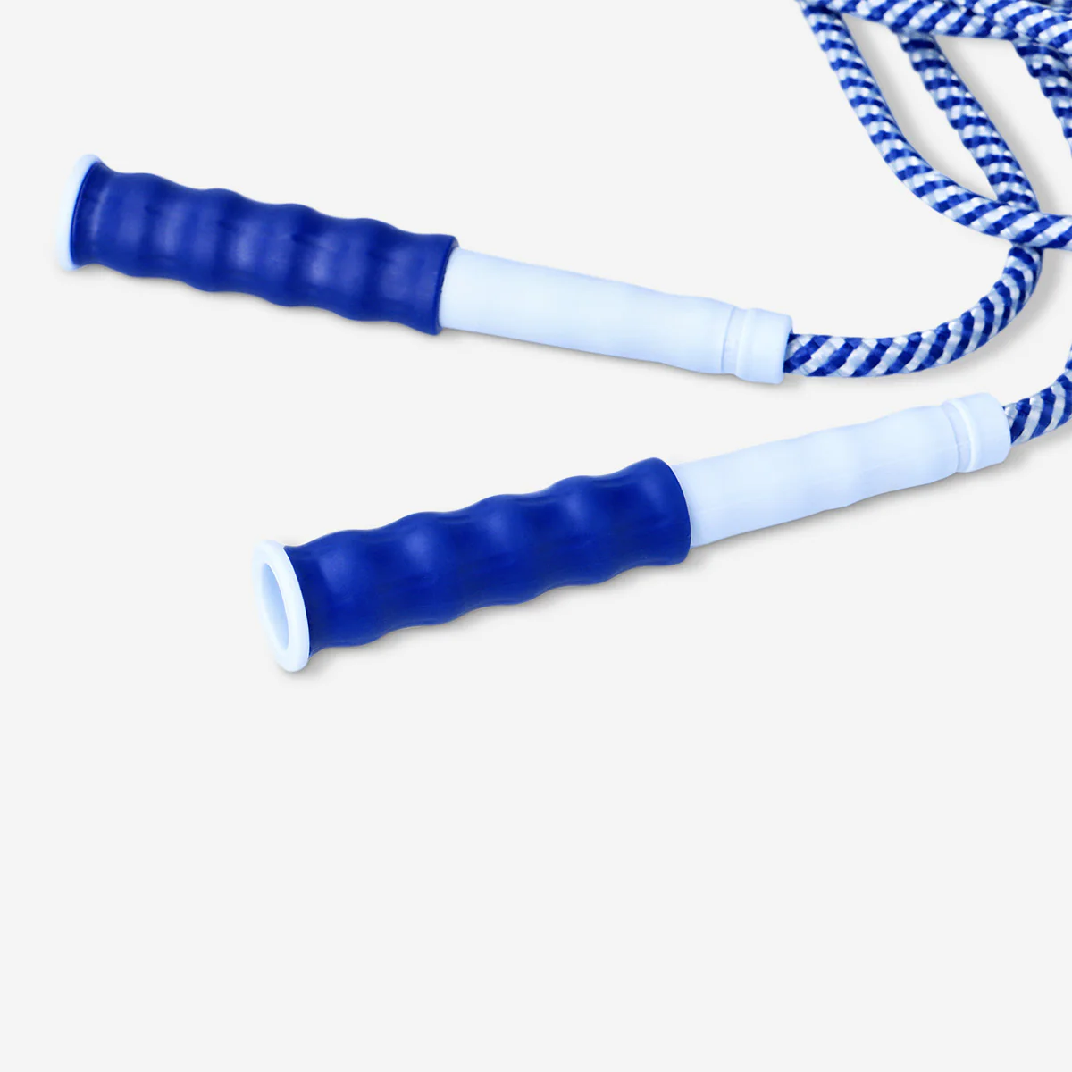 Blue skipping rope for workouts - Image 2