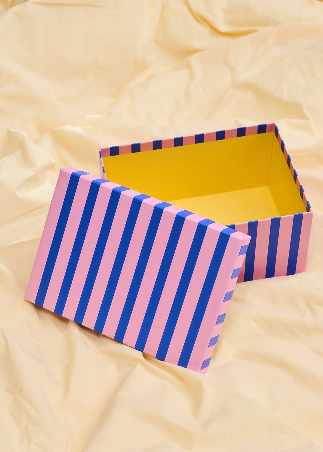 CL paper box with stripes - 24 cm - Image 2