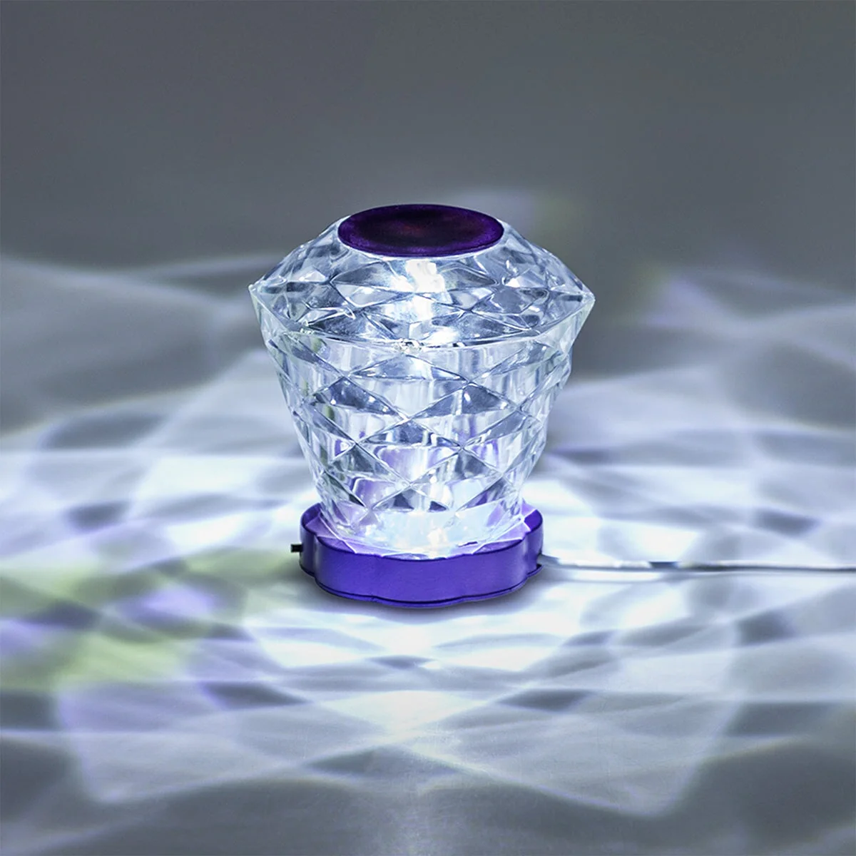 Colour changing diamond lamp - Image 3