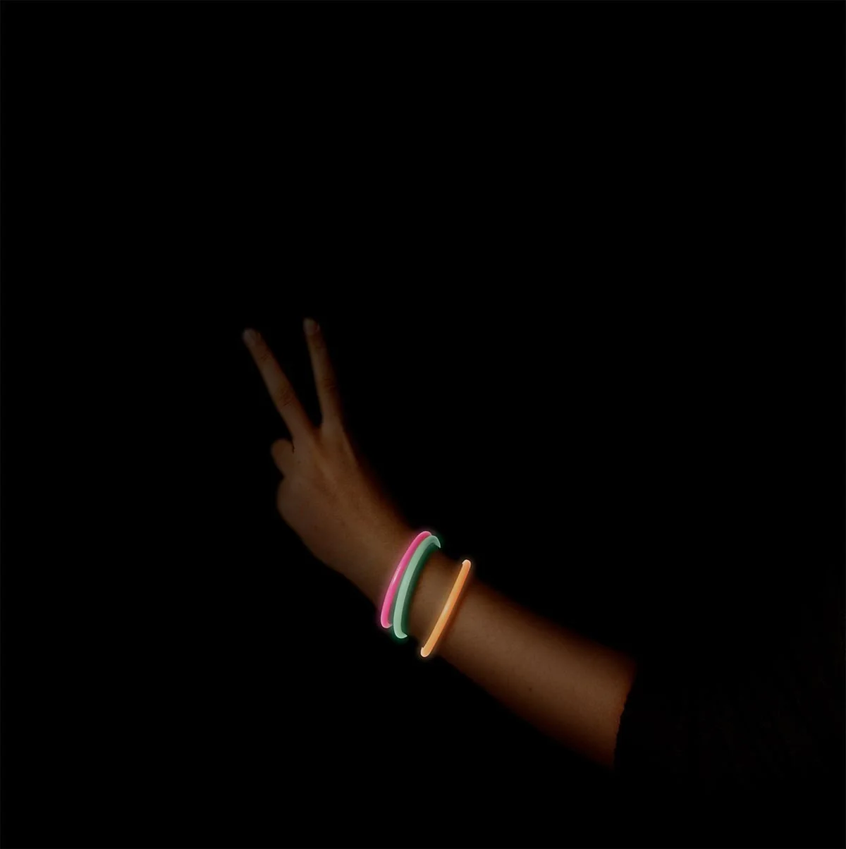 Glow-in-the-dark bracelets. Reusable - Image 3