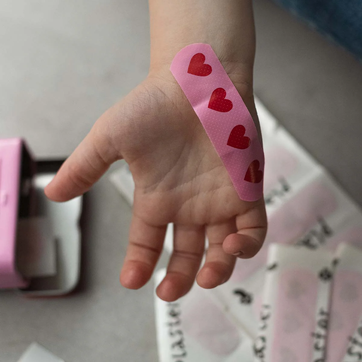 Heart Plasters - 30 pcs - Image 3