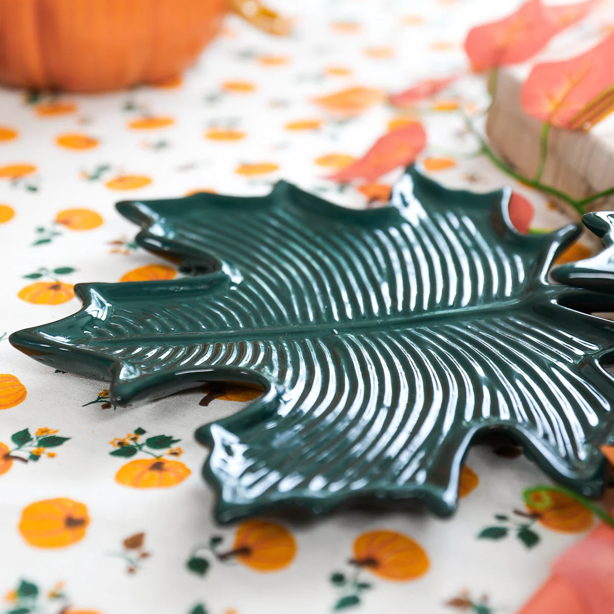 Leaf-Shaped Serving Dish - Large - Image 3