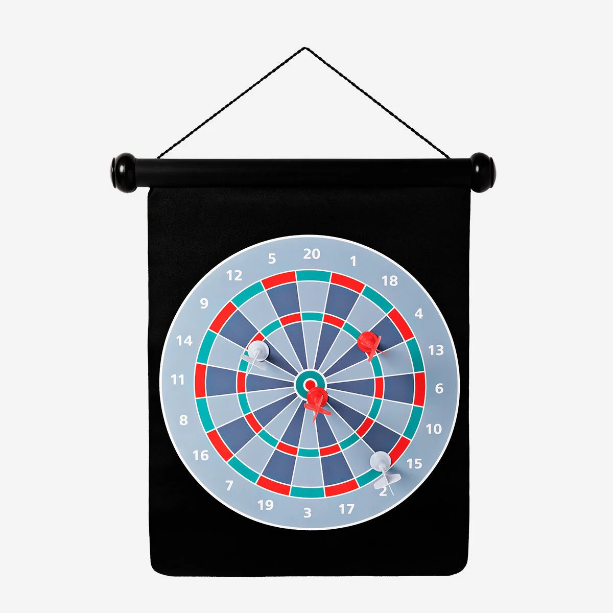 Magnetic darts game