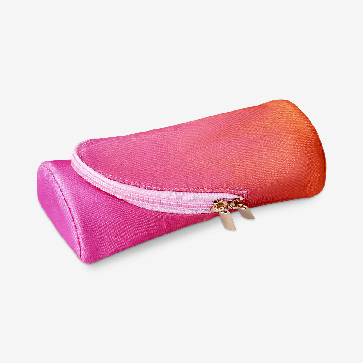 Magnetic gradient pencil case