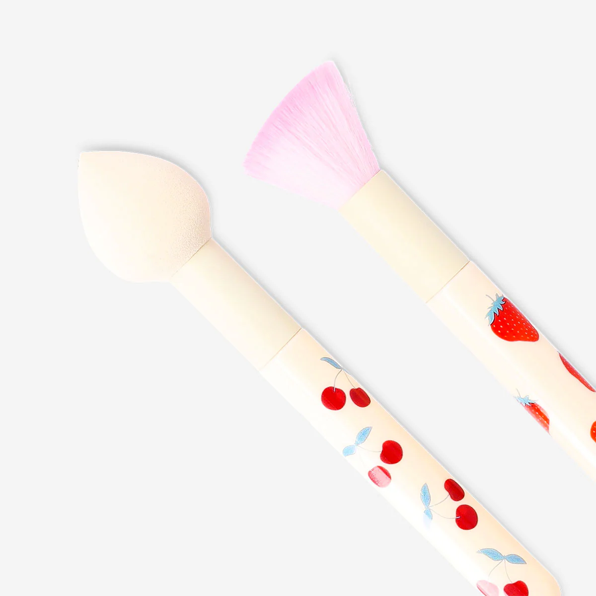 Makeup brushes with berry print - 2 pcs - Image 2