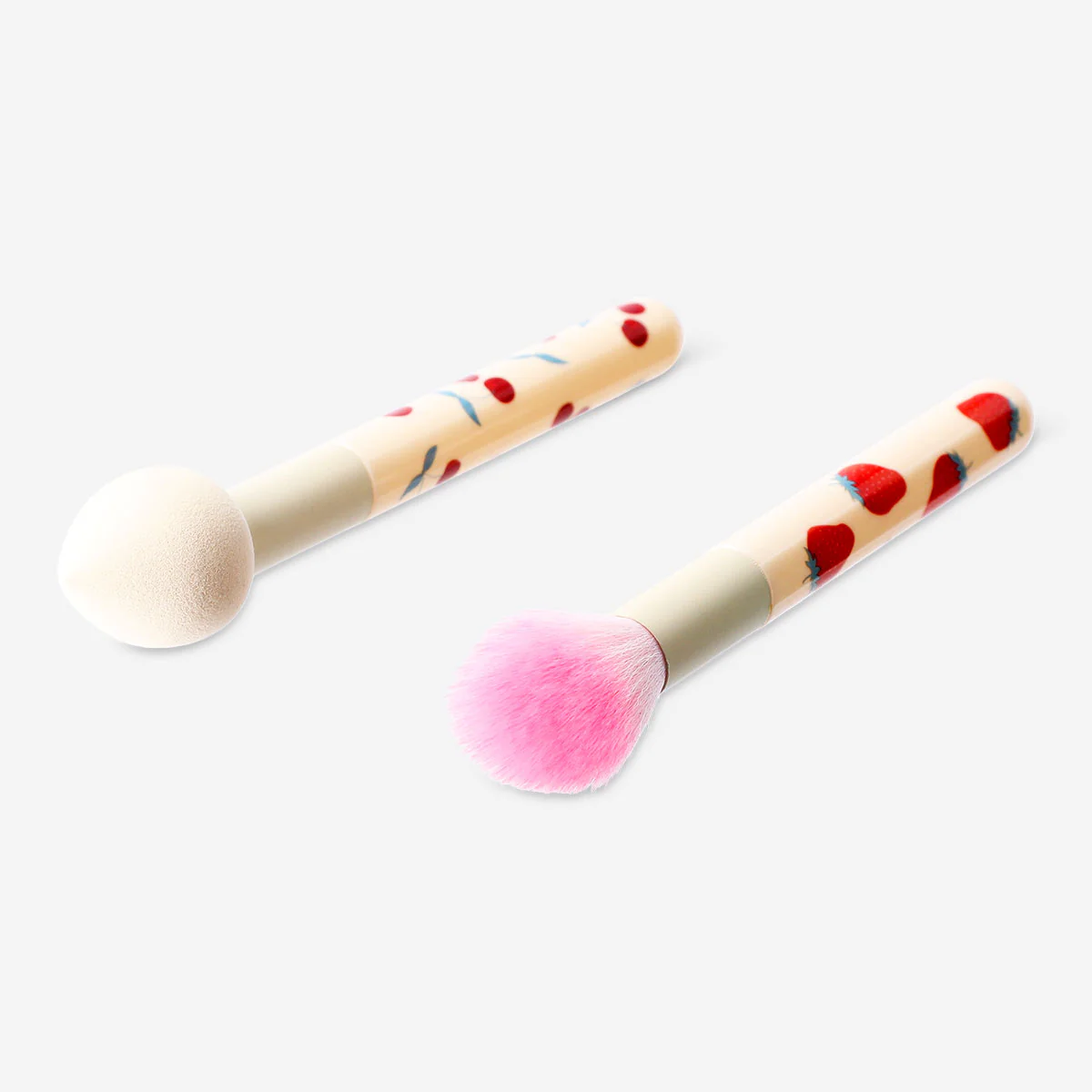 Makeup brushes with berry print - 2 pcs - Image 3