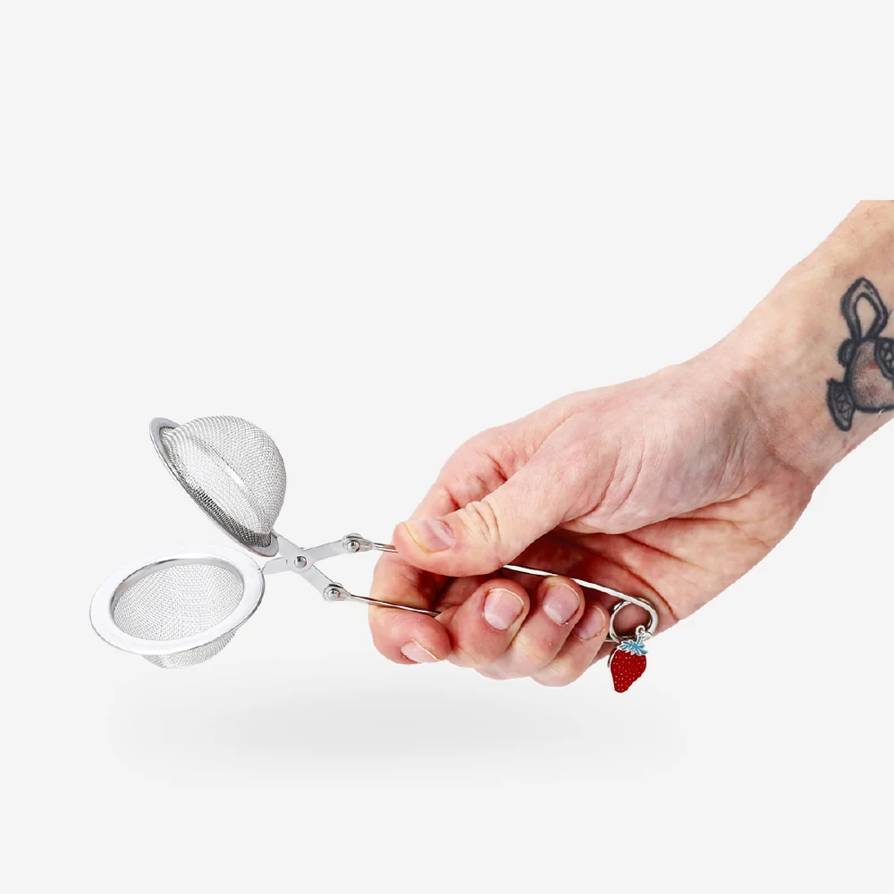 Metal tea strainer with strawberry charm - Image 3