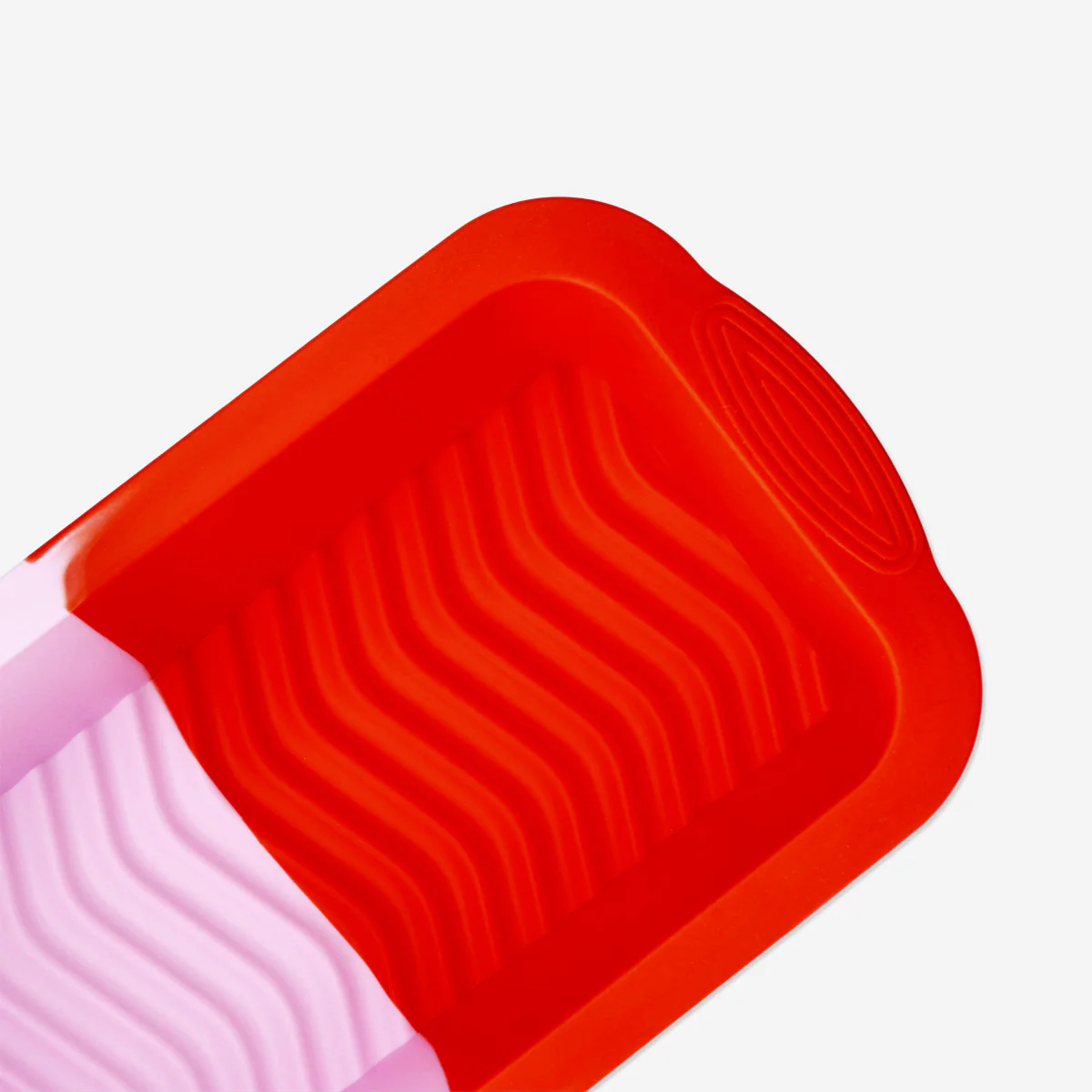 Pink and red silicone baking mould - Image 2