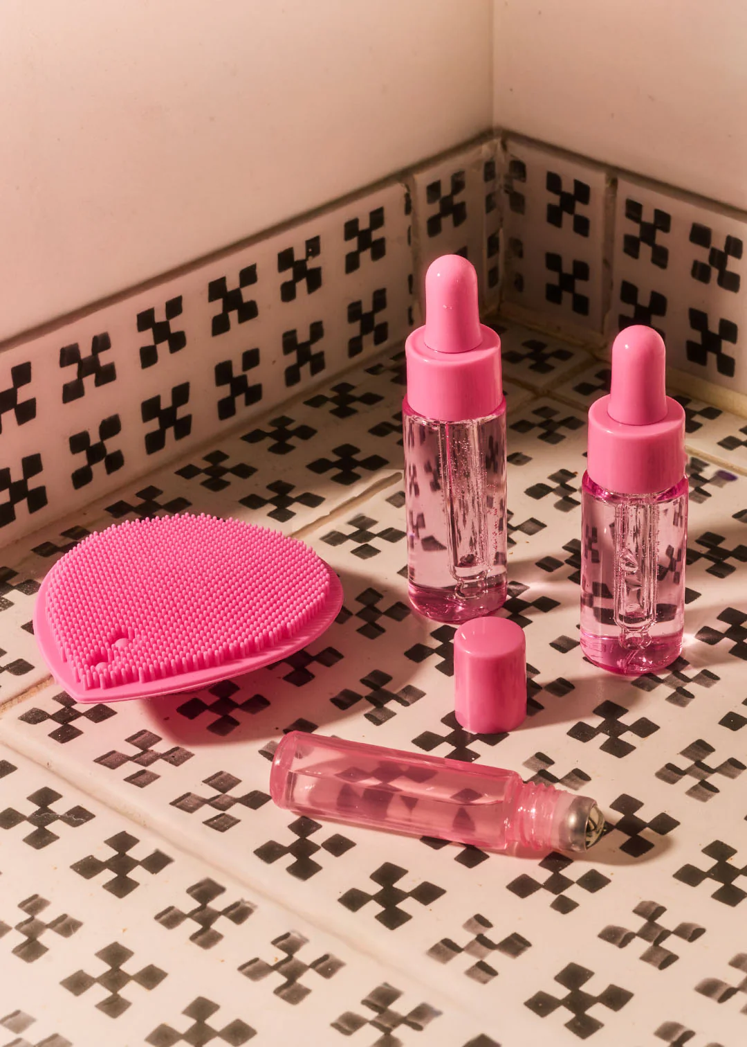 Pink travel set with dropper bottles - 4 pcs