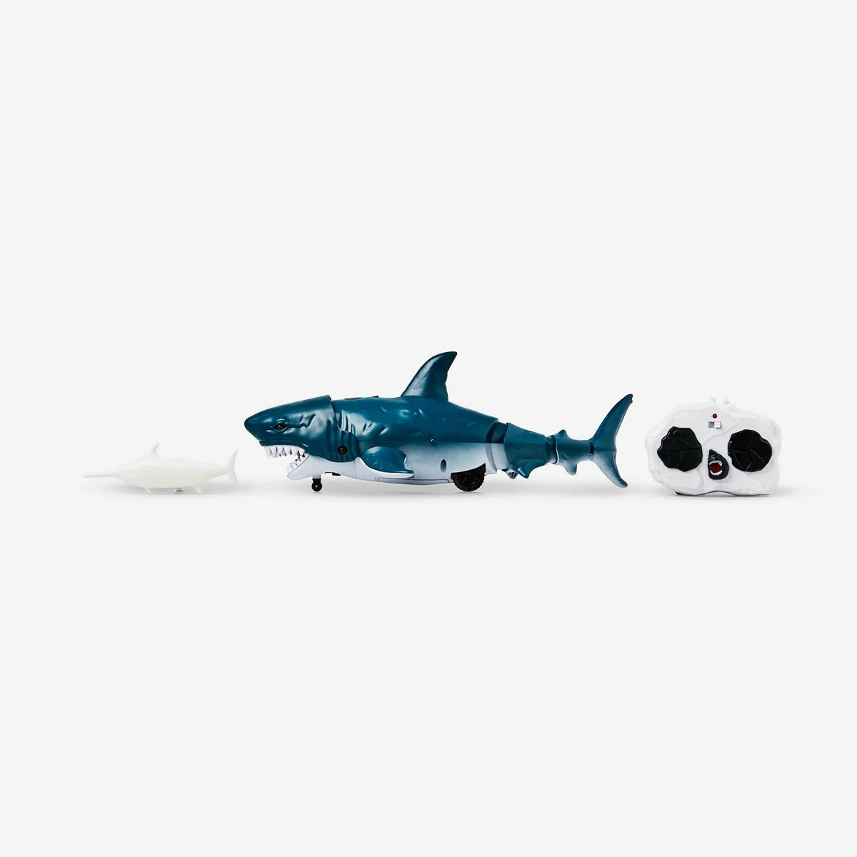 Remote-controlled shark - Image 2