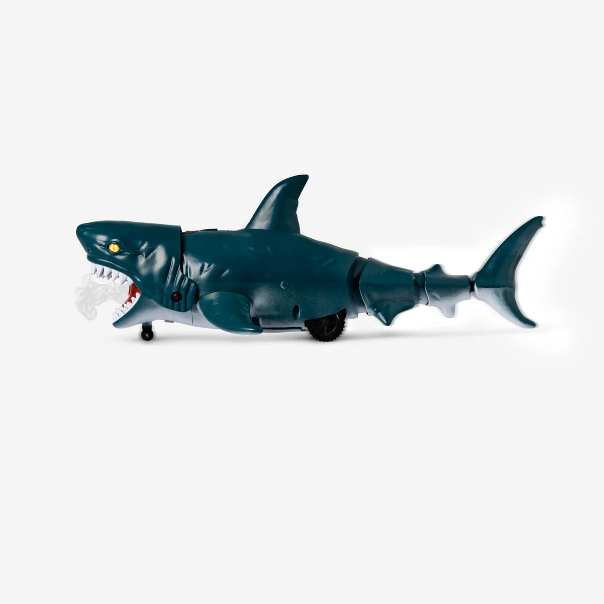 Remote-controlled shark - Image 3