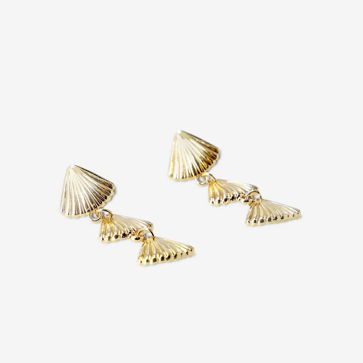 Shells on a row earrings - Image 3