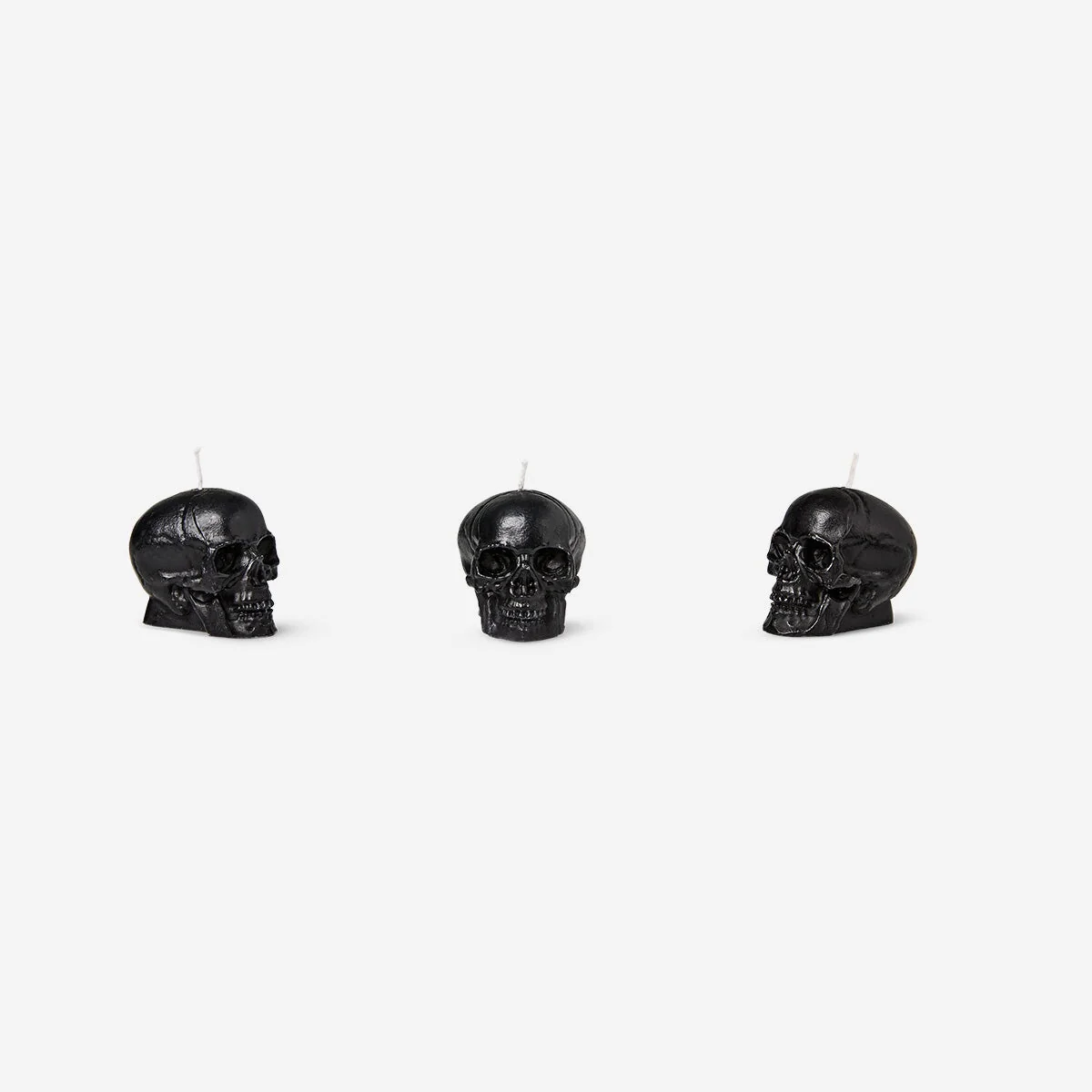 Skull shaped tealight candles - 3 pcs - Image 2
