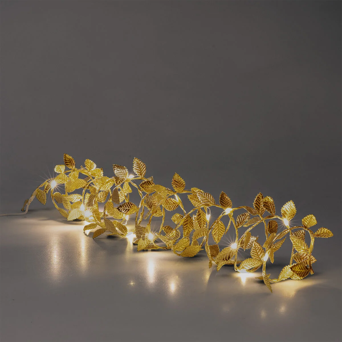 String Lights with Golden Leaves - 228 cm - Image 3