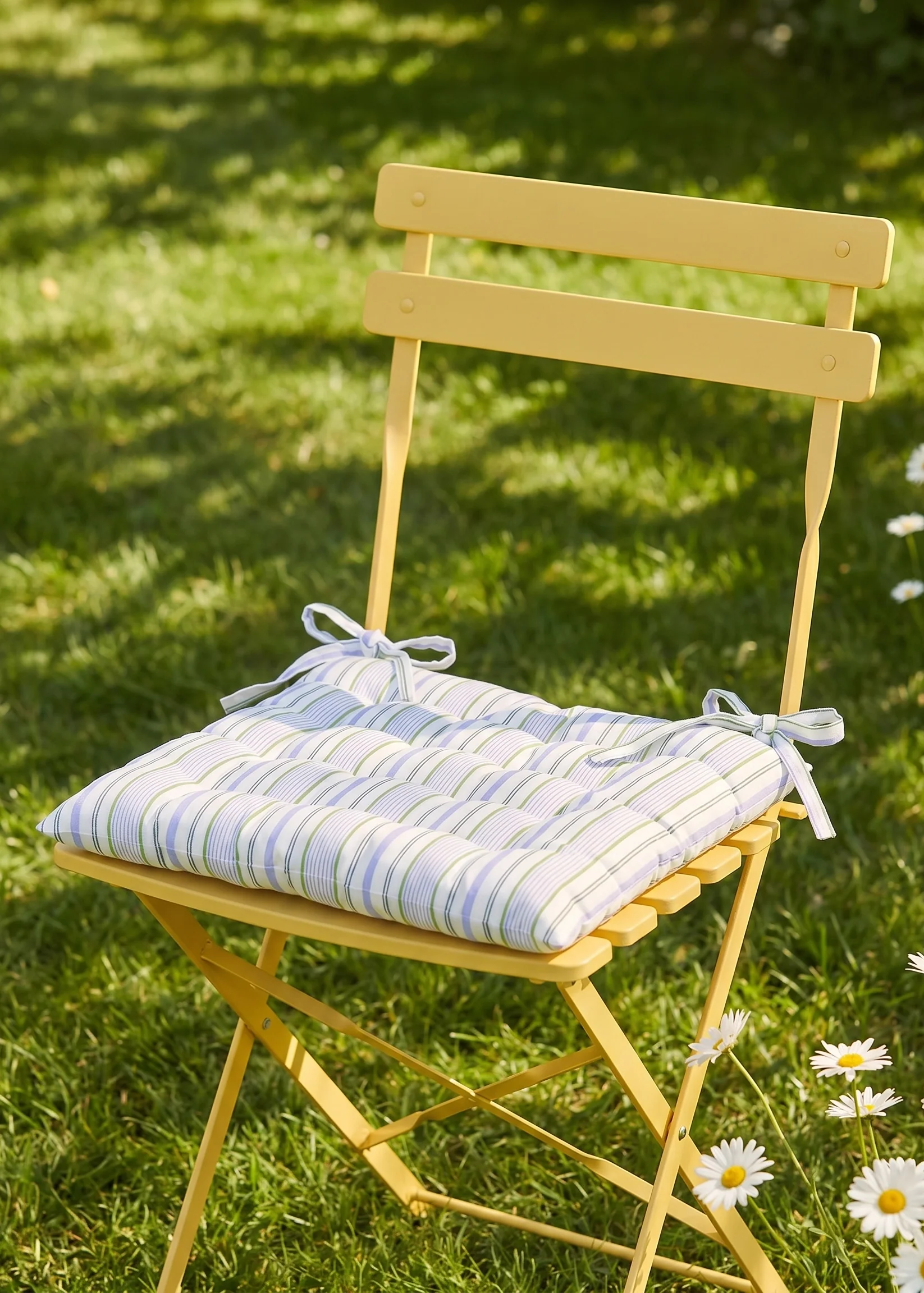 Striped quilted seat pad - 40x40 cm