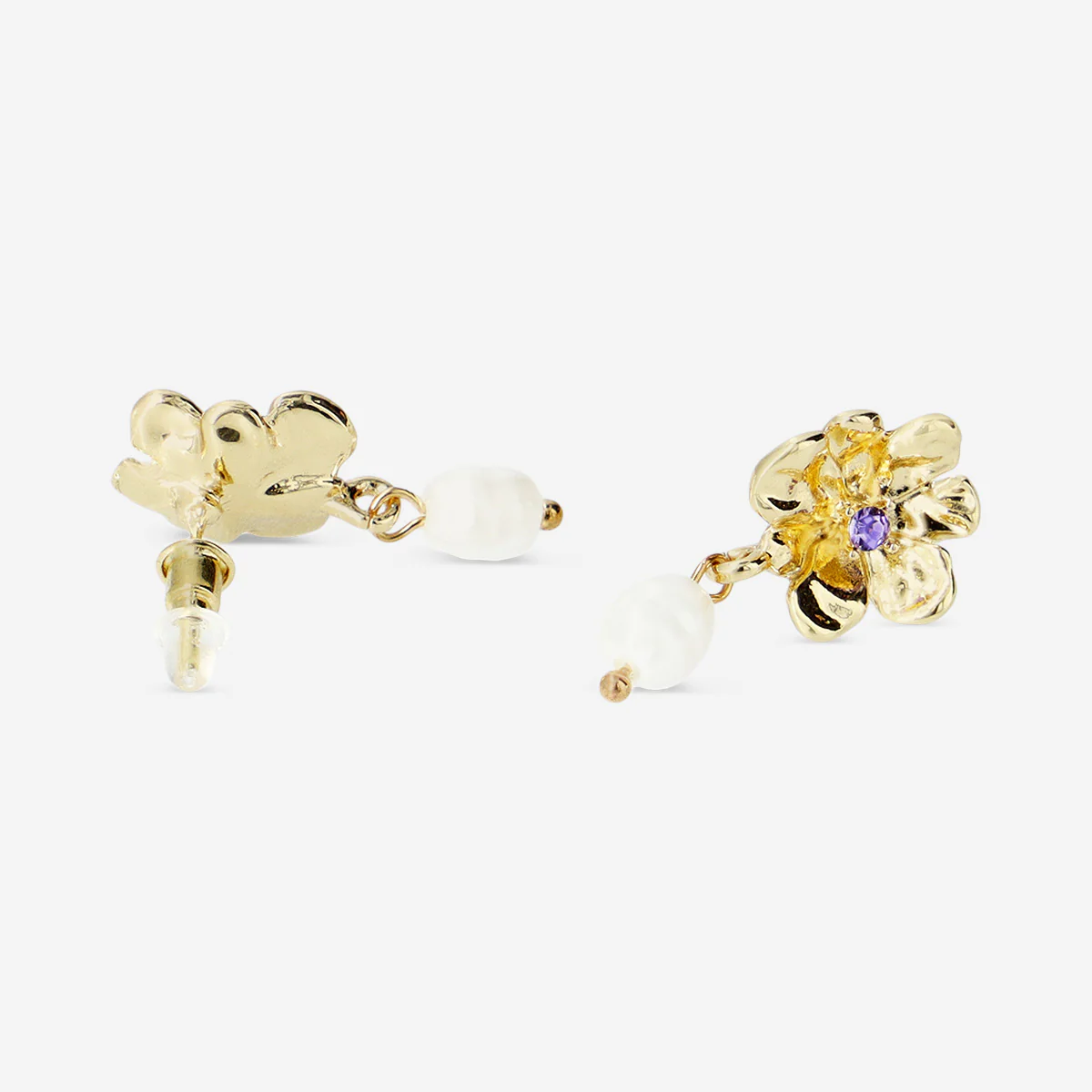 Stud earrings - Gold flower with pearl - Image 3