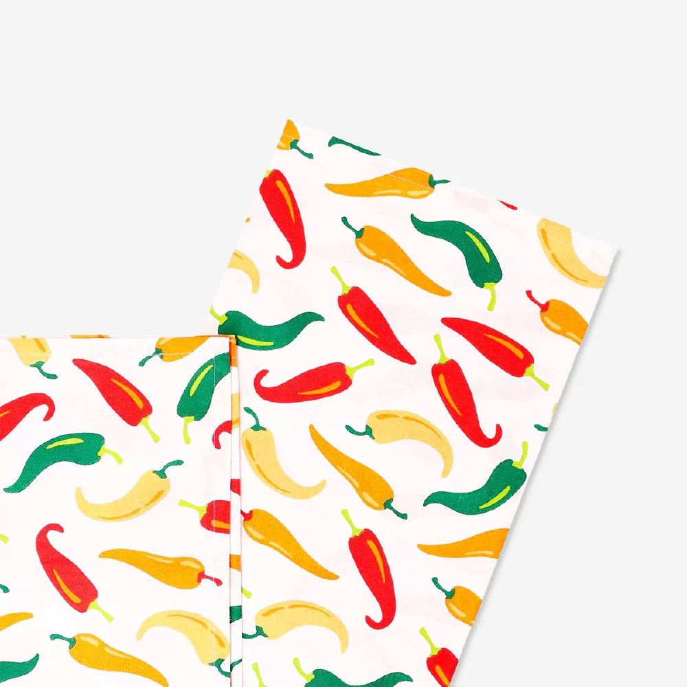 Tablecloth with chilli print - 140x220 cm - Image 3