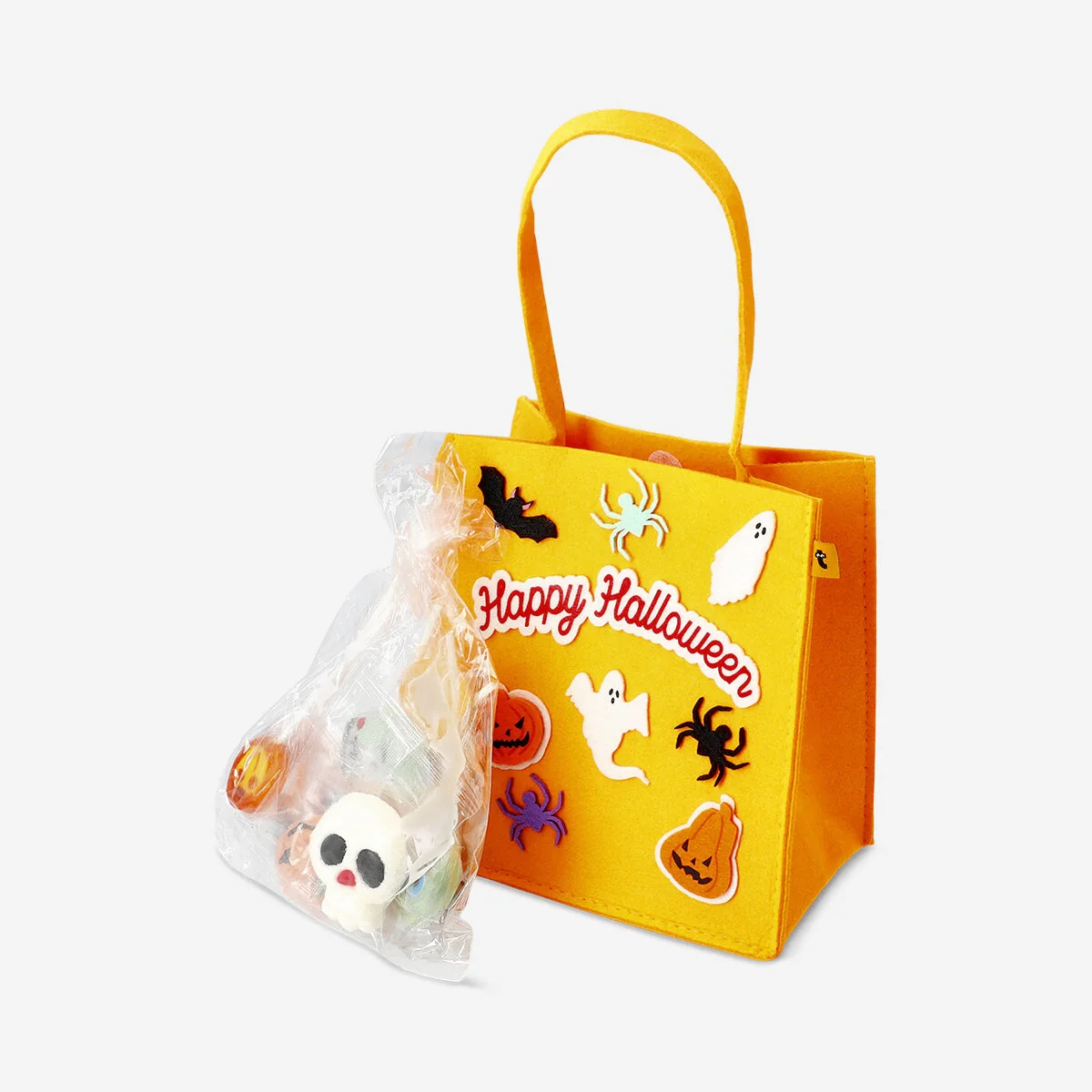 Trick and treat felt bag with candy - Vanilla and strawberry flavours - Image 2