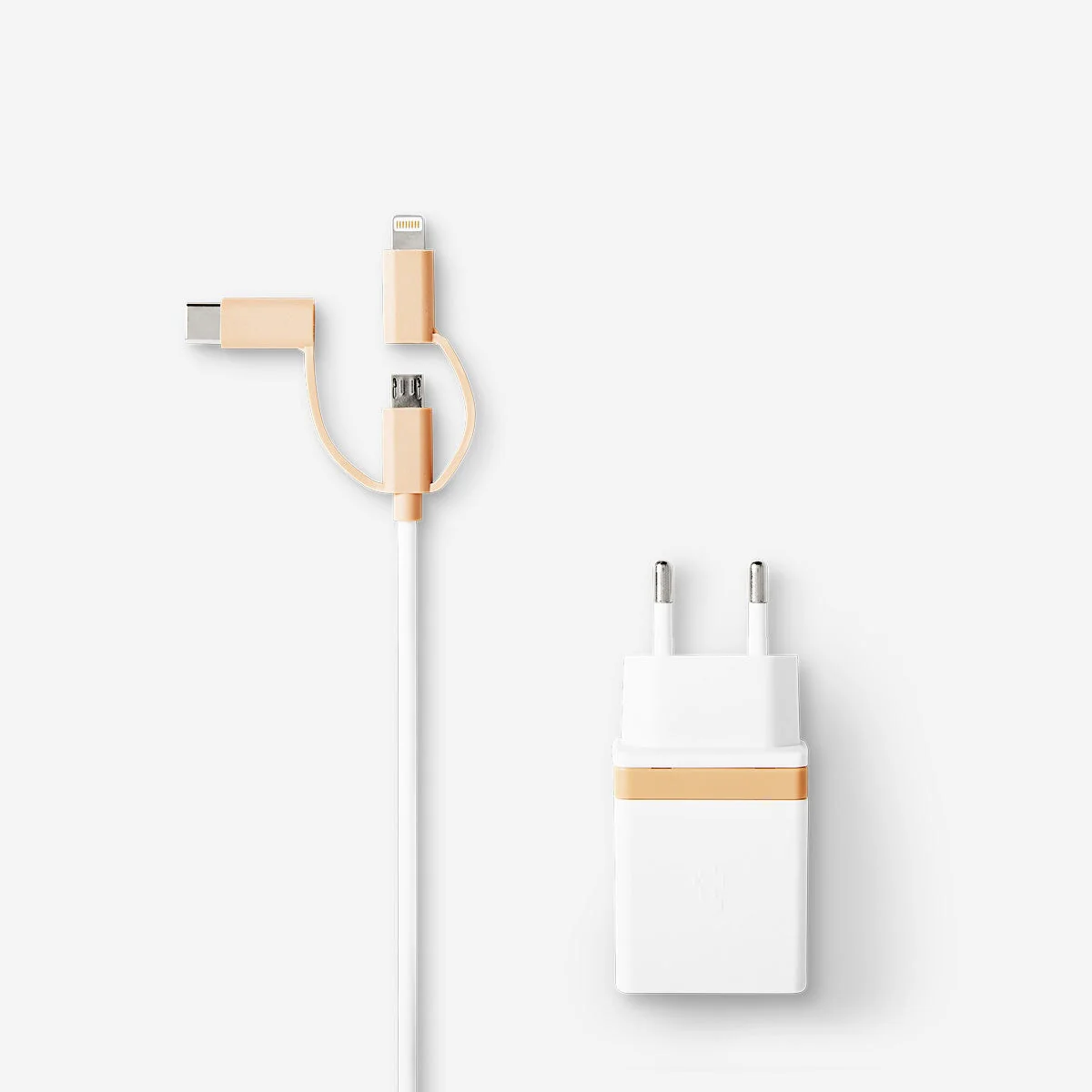 Wall charger. Lightning, USB-C and micro USB - Image 2